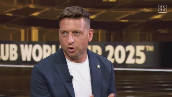 贾凯里尼：巴斯托尼是世界前五的后场球员，在国米历史上仅次于法切蒂