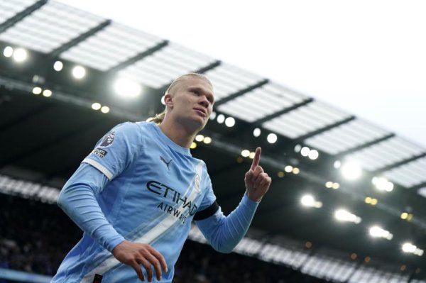 英超-哈兰德双响多库2助多纳鲁马神扑 曼城3-0曼联