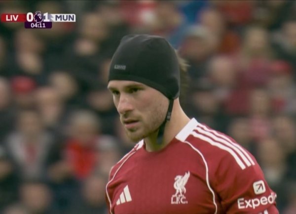 挣扎!麦卡刚在国家队双响,俱乐部目前10场0球今日还遭队友误伤 挣扎!麦卡刚在国家队双响,俱乐部目前10场0球今日还遭队友误伤