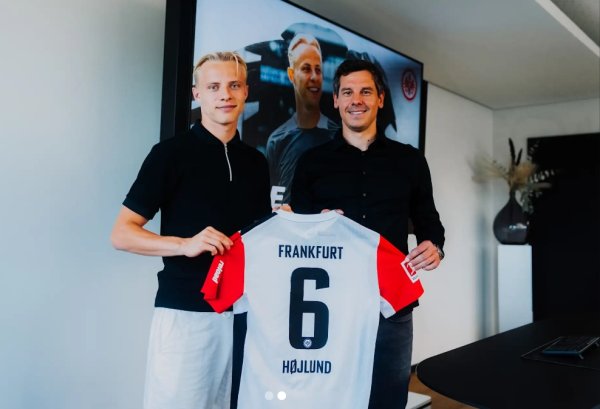 法兰克福官方:小霍伊伦大腿肌群 负伤 暂时休战 法兰克福官方:小霍伊伦大腿肌群 负伤 暂时休战