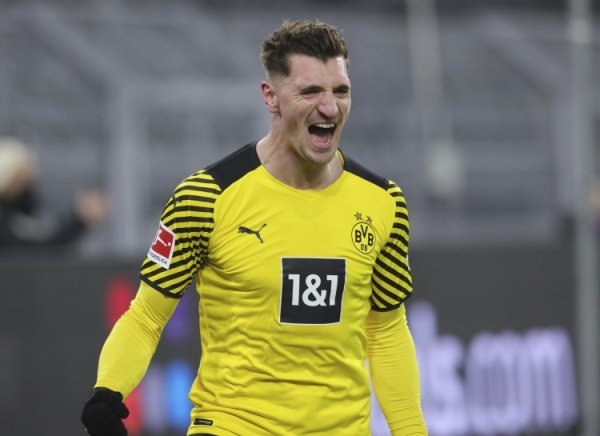 穆尼耶:曾有曼联指导教练员建议我签约他的经纪人,之后我就能加盟曼联 穆尼耶:曾有曼联指导教练员建议我签约他的经纪人,之后我就能加盟曼联