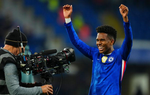 德塞利：埃斯特旺还需适应英超的对峙  和节奏，强悍如我也得适应