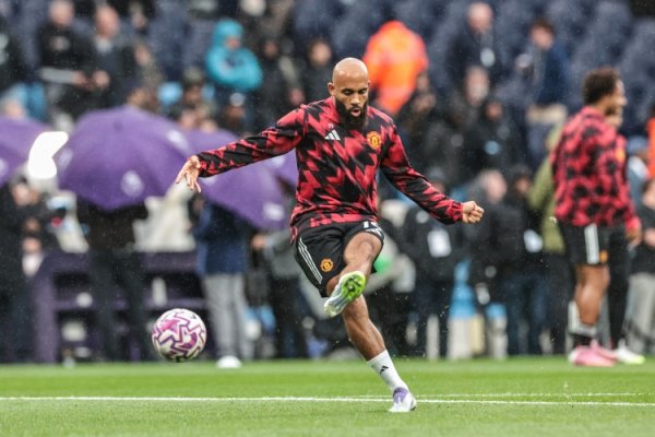 英超官方解释姆伯莫得分  有效：卢克-肖和鲁特尔身体接触微乎其微