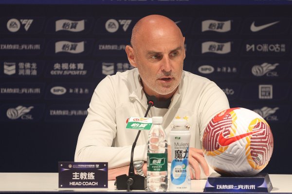 穆斯卡特：我对球员非常自豪，蒋光太生病赛前没他出场的计划