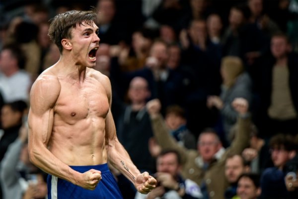 帕利尼亚本赛季抄截  39次英超最多，对峙  成功率63.46%中场球员最高