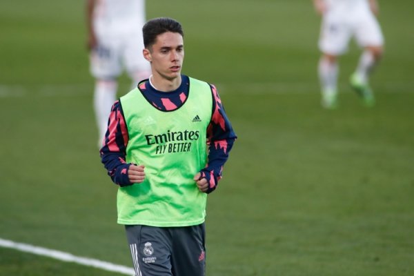 西媒:阿里巴斯曾接近2800万欧去沙特射门,皇马拥有50%转会分成 西媒:阿里巴斯曾接近2800万欧去沙特射门,皇马拥有50%转会分成