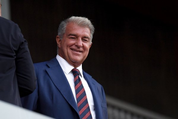 世体:巴萨收到去秘鲁踢友情 赛提议,但不会在圣诞节前实现 世体:巴萨收到去秘鲁踢友情 赛提议,但不会在圣诞节前实现