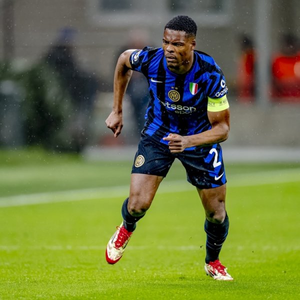 邓弗里斯:我的偶像是大图拉姆、孔帕尼和库伊特,他们都个性鲜明 邓弗里斯:我的偶像是大图拉姆、孔帕尼和库伊特,他们都个性鲜明