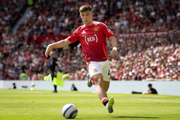 英媒：谢周三与曼联商讨左后场球员阿马斯未来，原合同含冬窗解约条款