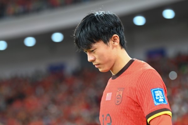 胡荷韬：因为赛程大家才一起练习  4天5天，但这不能作为借口