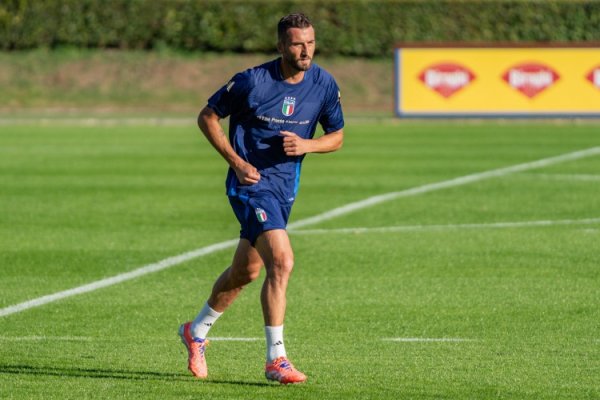 克里斯坦特担任意大利国家队领队  ，上一个做到的罗击鞠  员是德罗西