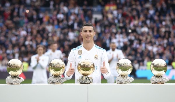 亚马尔获奖!科帕奖评委中3人退出 :C罗、基冈和普拉蒂尼 亚马尔获奖!科帕奖评委中3人退出 :C罗、基冈和普拉蒂尼