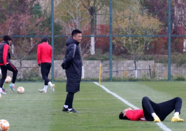 亚泰宿将蒋哲、李尚文退役后回到俱乐部,转型青训指导教练员 亚泰宿将蒋哲、李尚文退役后回到俱乐部,转型青训指导教练员