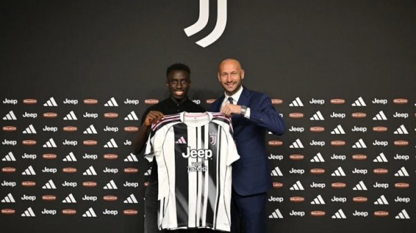 尤文官方:20岁前场球员塞里涅·德梅与俱乐部续约至2028年6月 尤文官方:20岁前场球员塞里涅·德梅与俱乐部续约至2028年6月