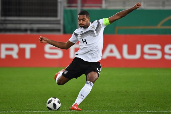 纳格尔斯曼:巴库将代替基米希杆位,若纳坦-塔佩戴领队 袖标 纳格尔斯曼:巴库将代替基米希杆位,若纳坦-塔佩戴领队 袖标